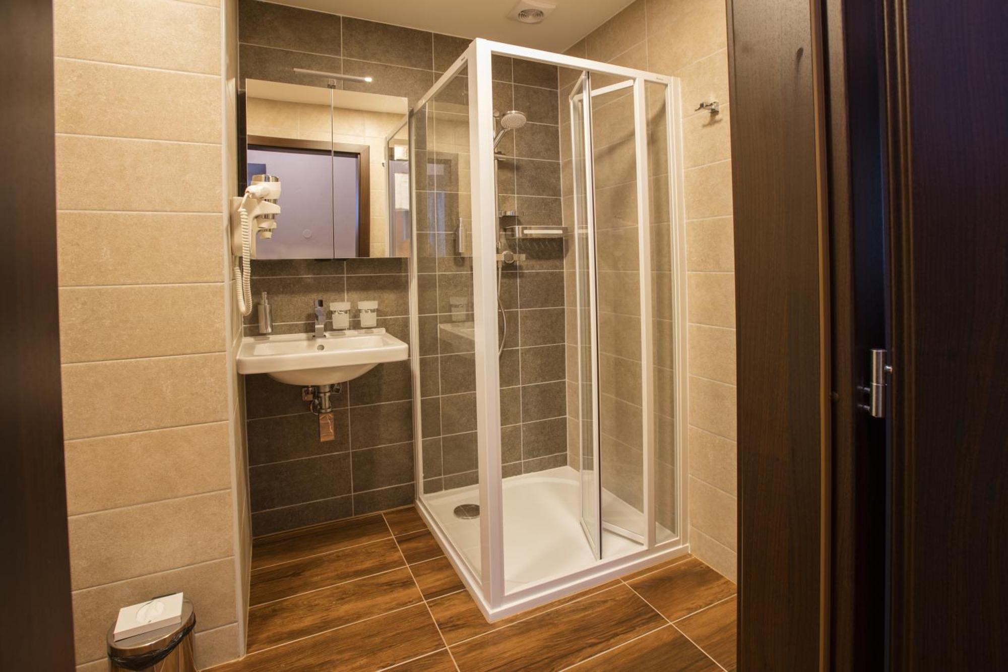 Hotel Bellevue Tlapak Podebrady Phòng bức ảnh