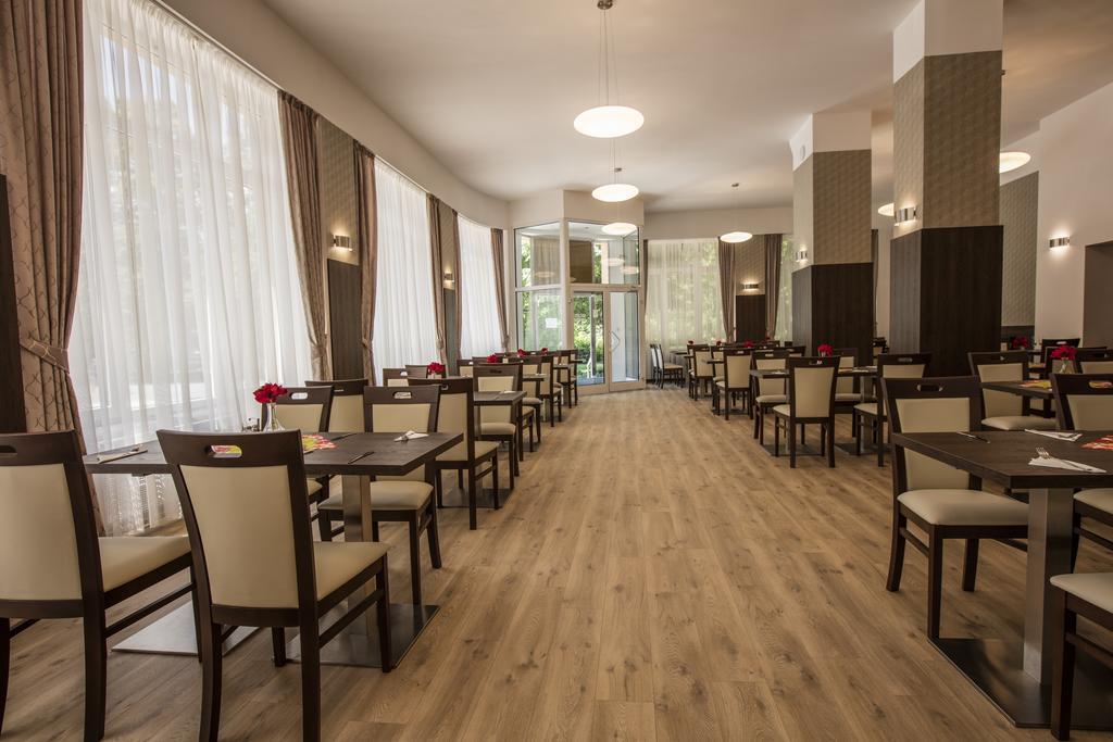 Hotel Bellevue Tlapak Podebrady Ngoại thất bức ảnh