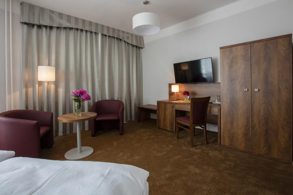 Hotel Bellevue Tlapak Podebrady Ngoại thất bức ảnh