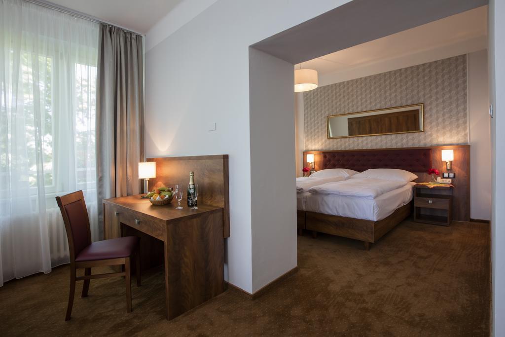 Hotel Bellevue Tlapak Podebrady Ngoại thất bức ảnh